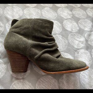 Splendid Reseda Suede Ankle Slouch Booties Boots Olive Green Sz 7.5